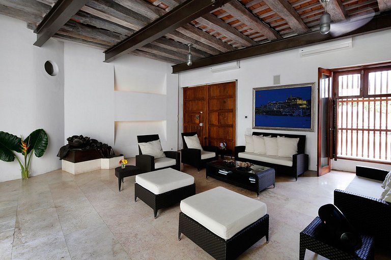 Car010 - Casa com piscina na cidade historica de Cartagena