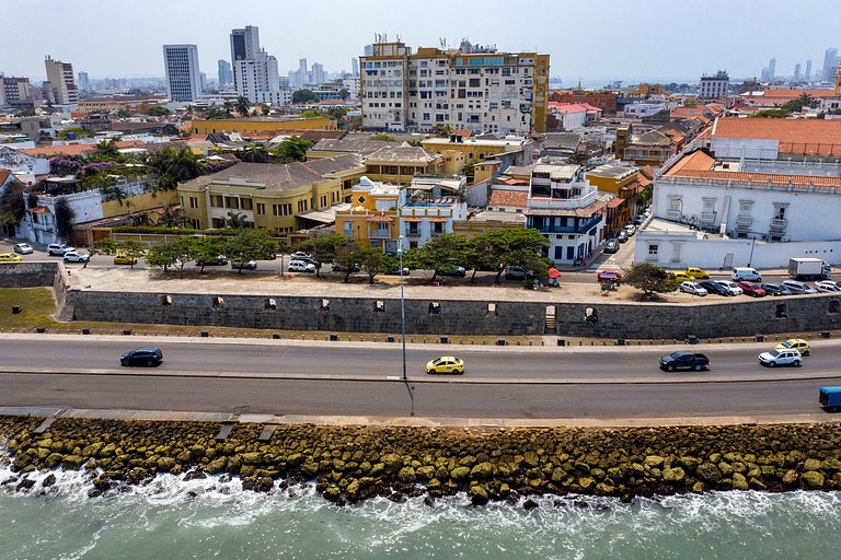 Car010 - Casa com piscina na cidade historica de Cartagena