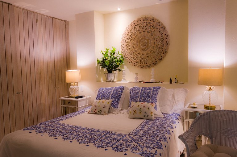 Car091 - Linda vila com piscina no Centro Historico