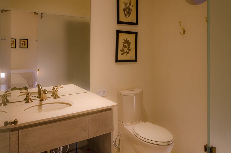 Car091 - Linda vila com piscina no Centro Historico