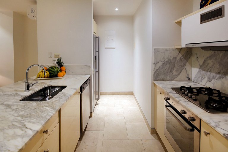Car075 - Charming one bedroom apartment with rooftop pool
