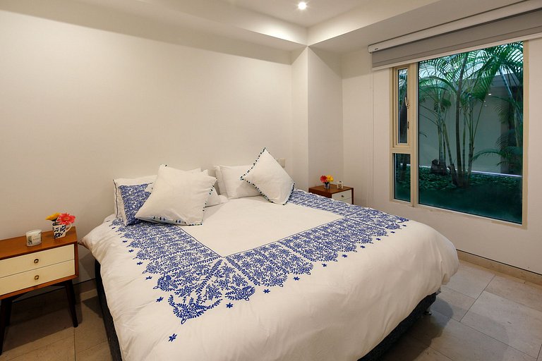 Car075 - Charming one bedroom apartment with rooftop pool