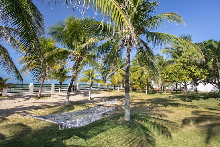 Cea001 - Villa frente al mar con piscina & jardín