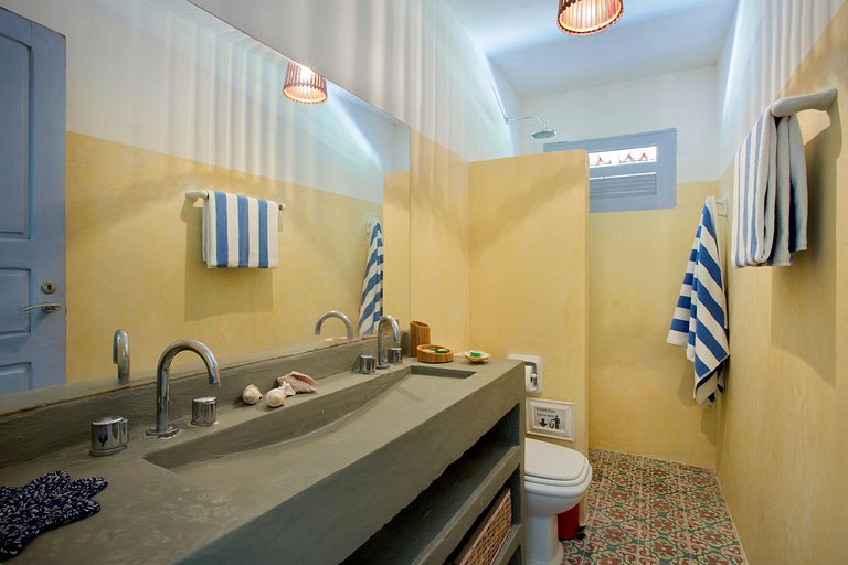 Cea001 - Villa frente al mar con piscina & jardín