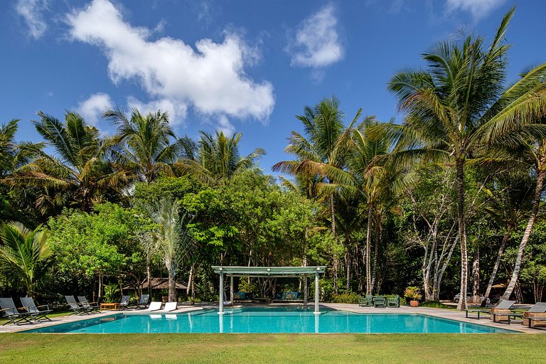 Bah053 - Casa no topo de uma falesia em Trancoso