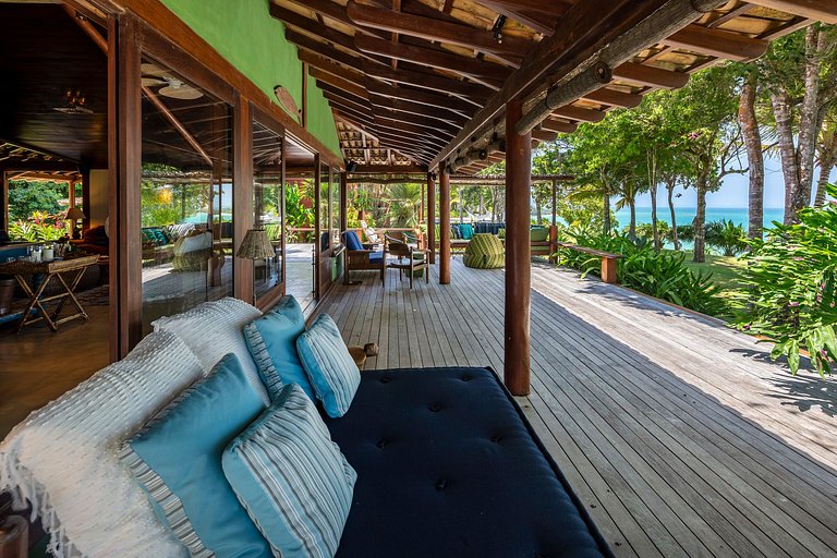 Bah053 - Casa no topo de uma falesia em Trancoso
