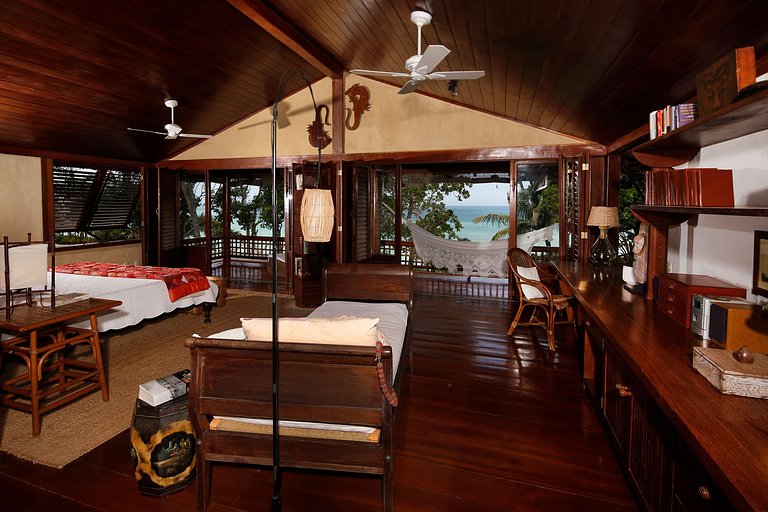 Bah053 - Casa no topo de uma falesia em Trancoso