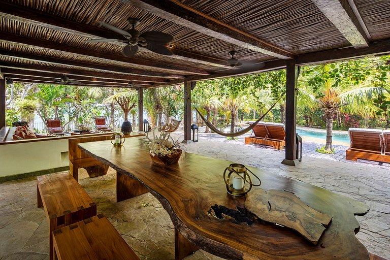 Car029 - Villa with oceanfront pool in Barú