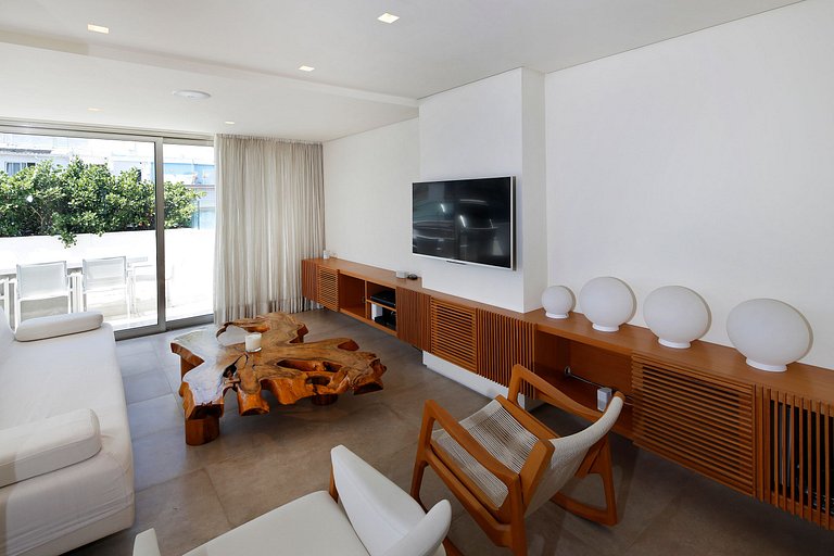 Rio099 - Linda cobertura de 3 quartos em Ipanema