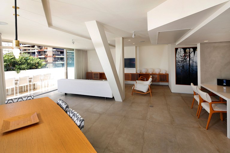 Rio099 - Linda cobertura de 3 quartos em Ipanema