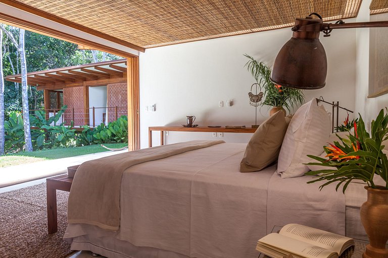 Bah029 - Modern and spacious villa near the Quadrado