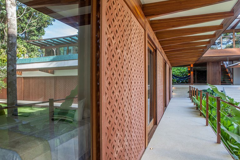 Bah029 - Modern and spacious villa near the Quadrado