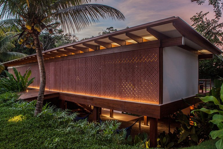 Bah029 - Modern and spacious villa near the Quadrado
