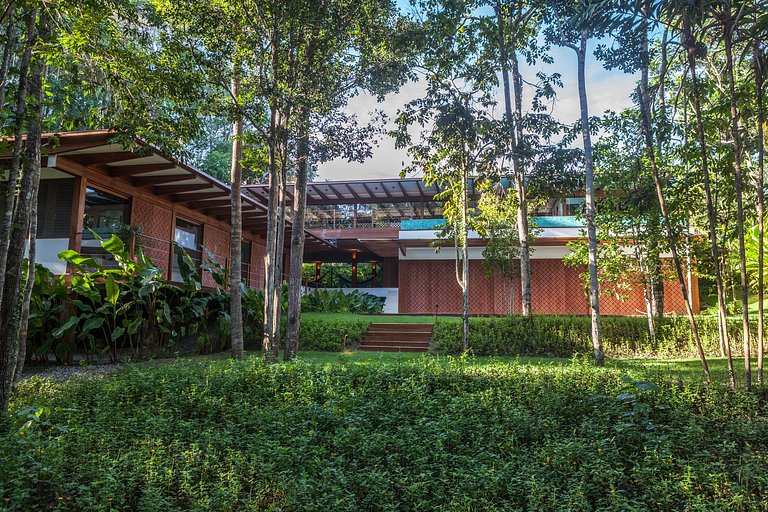 Bah029 - Modern and spacious villa near the Quadrado