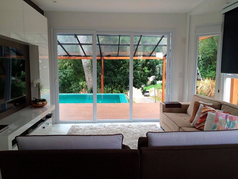 Flo020 - Lovely Victorian House with Pool in Florianópolis