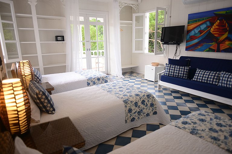 Car074 - Beautiful beachfront house with pool in Cartagena