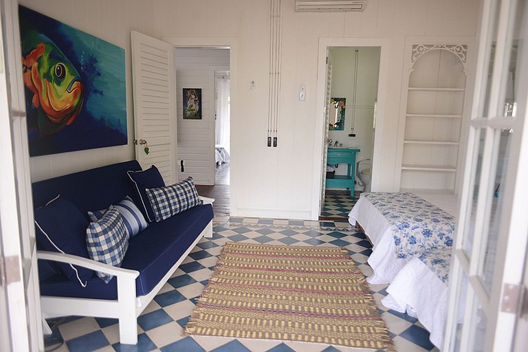 Car074 - Beautiful beachfront house with pool in Cartagena