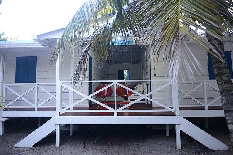 Car074 - Beautiful beachfront house with pool in Cartagena