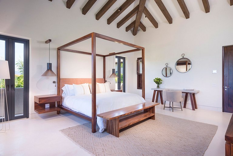 Ptm003 - Beautiful villa with infinity pool and sea view