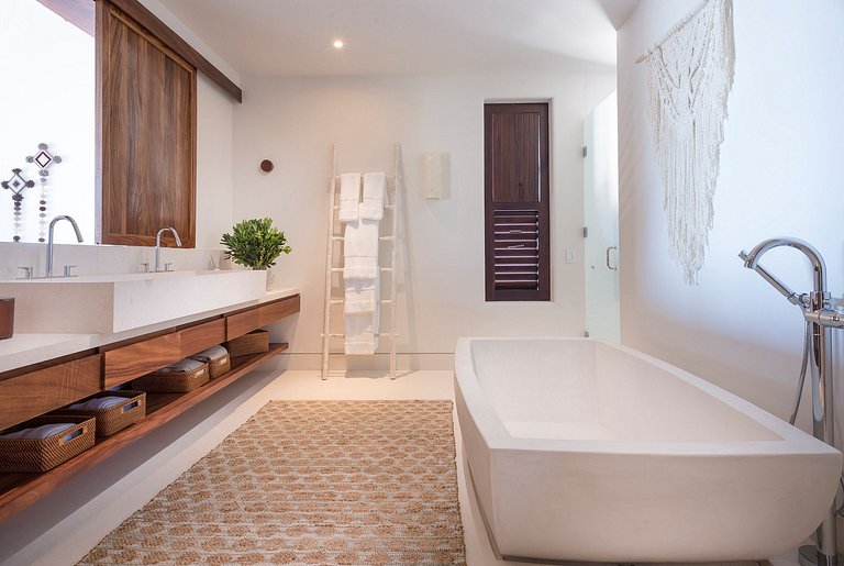 Ptm003 - Beautiful villa with infinity pool and sea view