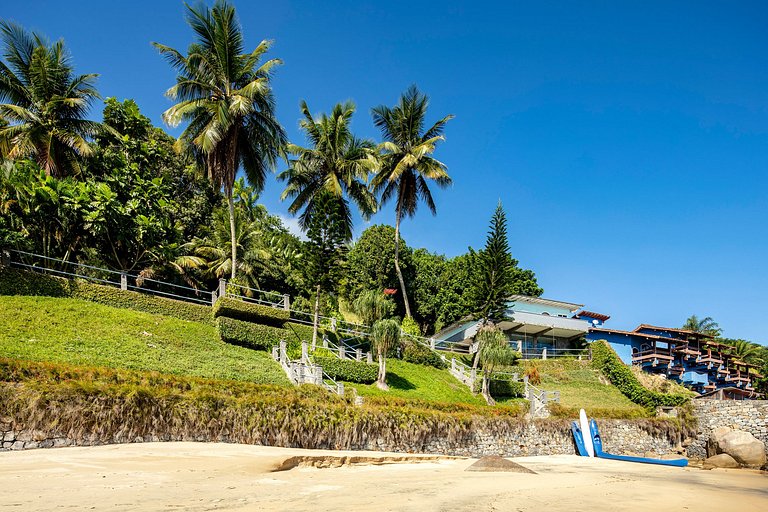Ang060 - Beachfront villa with 8 suites in Angra dos Reis