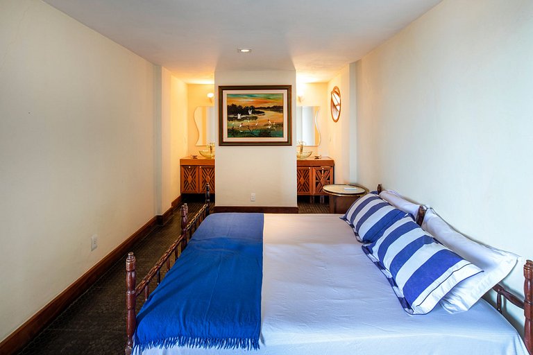 Ang060 - Beachfront villa with 8 suites in Angra dos Reis