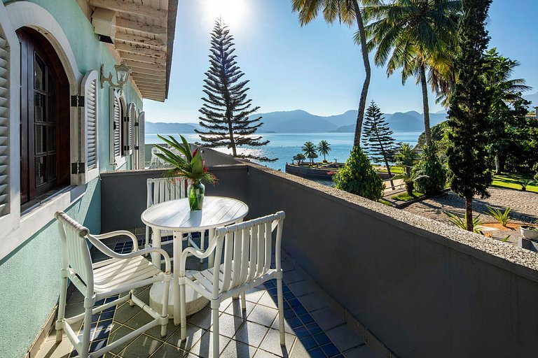 Ang060 - Beachfront villa with 8 suites in Angra dos Reis
