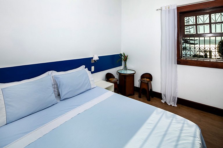 Ang060 - Beachfront villa with 8 suites in Angra dos Reis