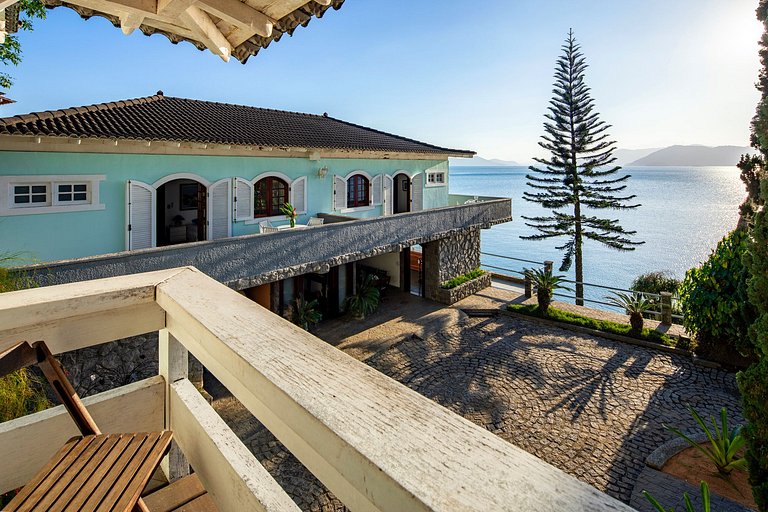 Ang060 - Villa frente al mar con 8 suites en Angra dos Reis