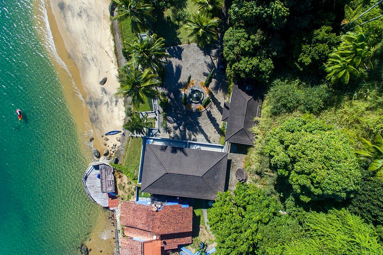 Ang060 - Beachfront villa with 8 suites in Angra dos Reis