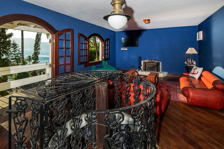 Ang060 - Beachfront villa with 8 suites in Angra dos Reis