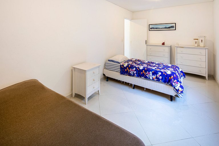 House, Angra dos Reis, 6 suites.