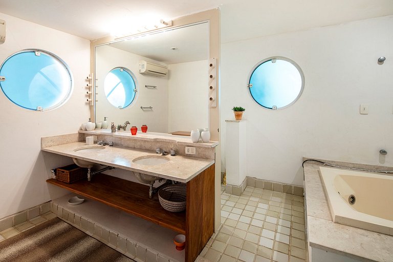 House, Angra dos Reis, 6 suites.