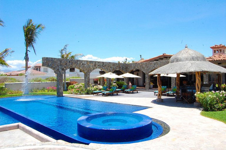 Cab025 - Splendid luxury sea front villa in Los Cabos