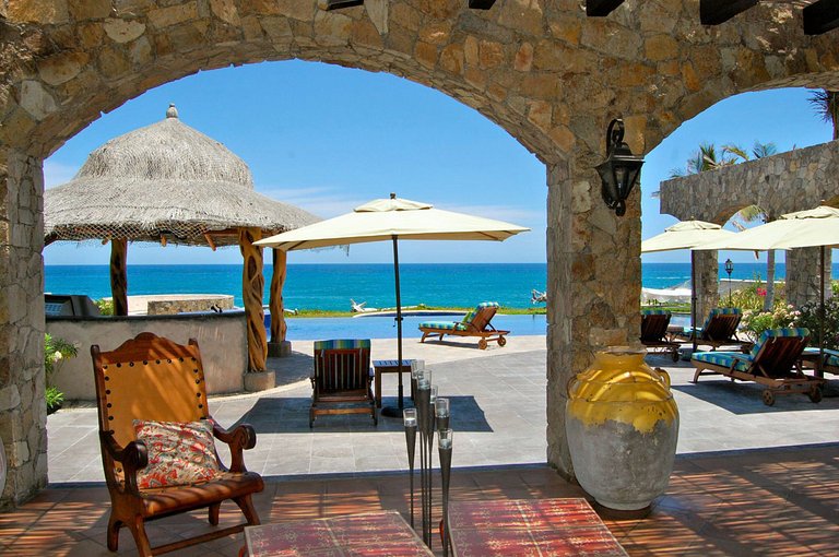 Cab025 - Splendid luxury sea front villa in Los Cabos