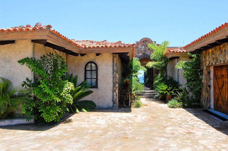 Cab025 - Splendid luxury sea front villa in Los Cabos