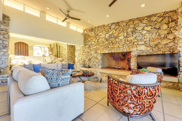 Cab026 - 5 bedroom villa with private beach in Los Cabos