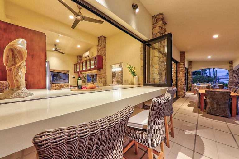 Cab026 - 5 bedroom villa with private beach in Los Cabos