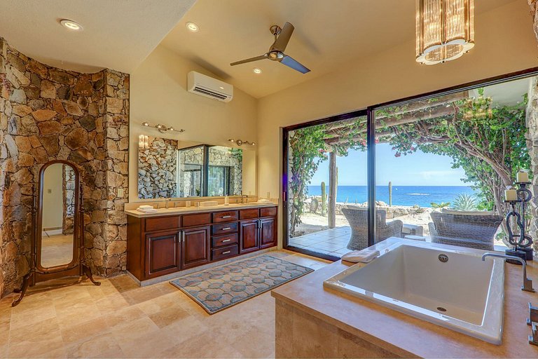 Cab026 - Villa de 5 cuartos con playa privada en Los Cabos