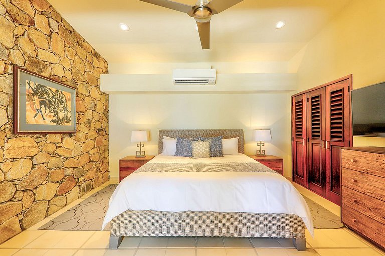 Cab026 - 5 bedroom villa with private beach in Los Cabos