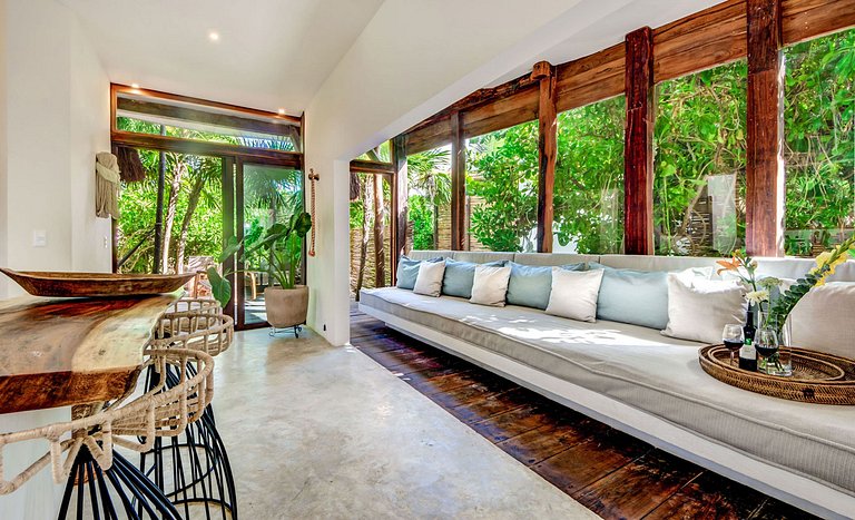 Tul025 - Beautiful sea front house in Tulum