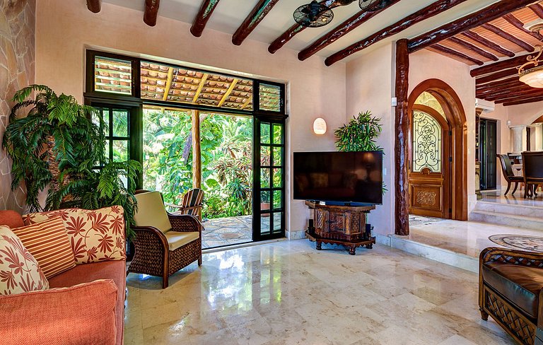 Pcr003 - Beachfront villa in Playa del Carmen