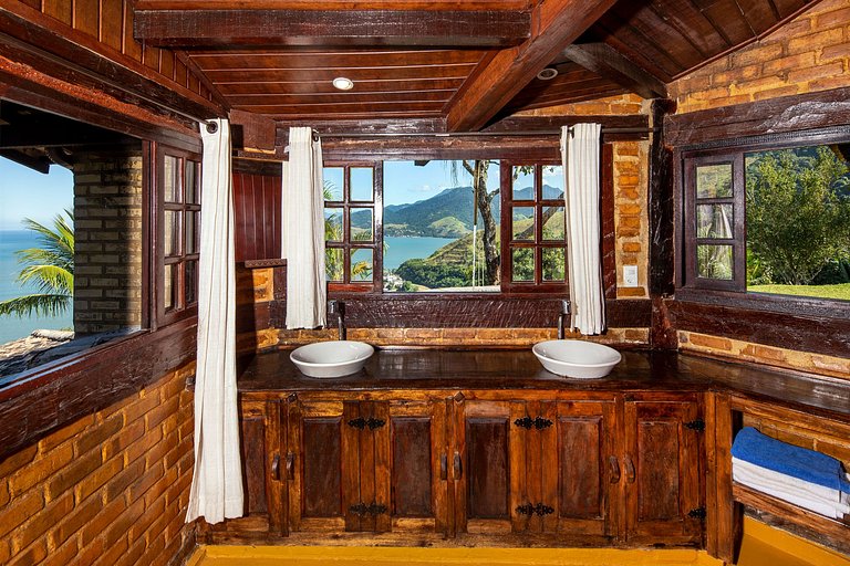 Ang044 - Casa con hermosas vistas en Mangaratiba