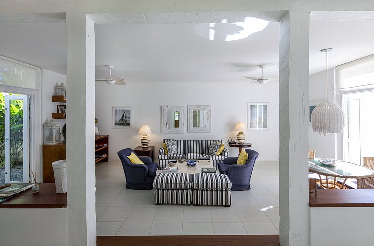 Buz019 - Mansão de luxo com 12 quartos e piscina em Búzios