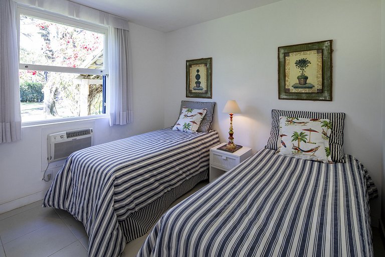 Buz019 - Luxury villa with 12 rooms and pool in Búzios