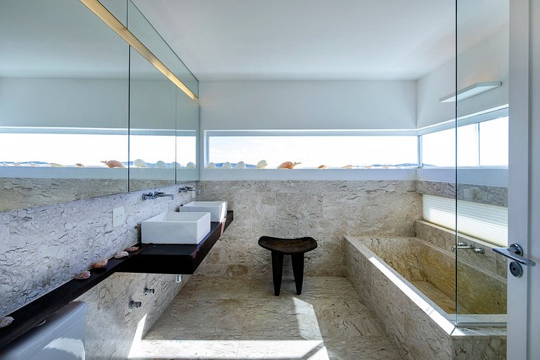 Buz009 - Linda casa de luxo com 5 quartos em Búzios