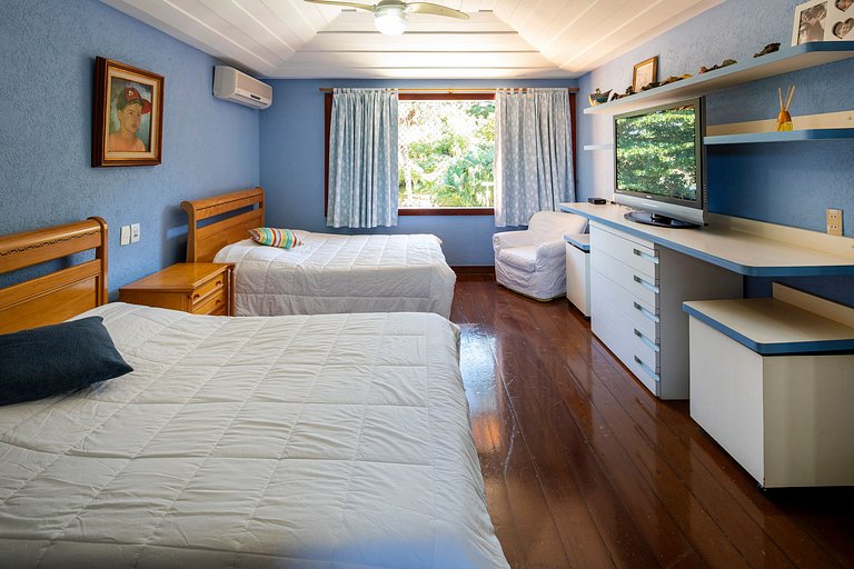 Buz039 - Casa à beira-mar com piscina e quadra de tênis