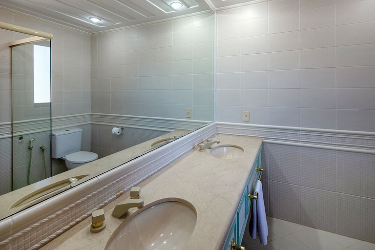 Buz039 - Casa à beira-mar com piscina e quadra de tênis