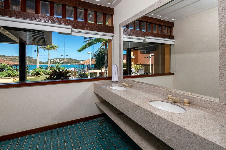 Buz039 - Casa à beira-mar com piscina e quadra de tênis