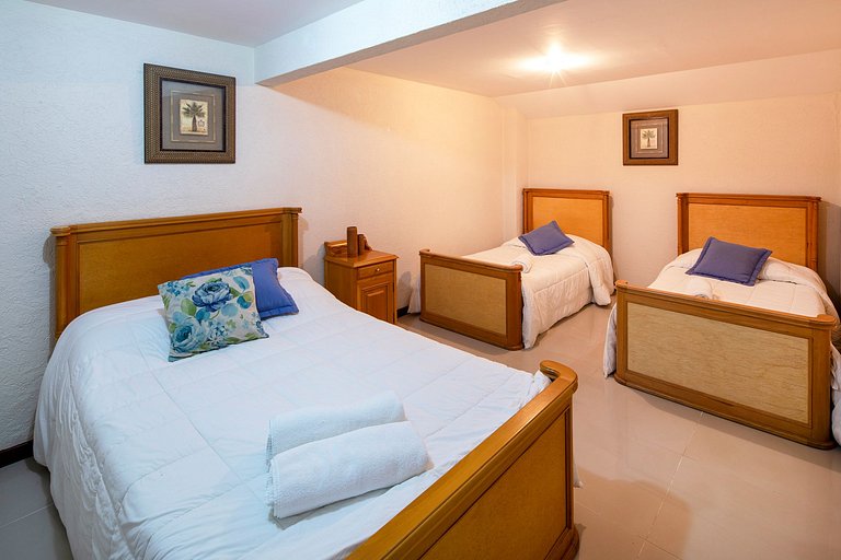 Buz039 - Villa bord de mer avec piscine et court de tennis